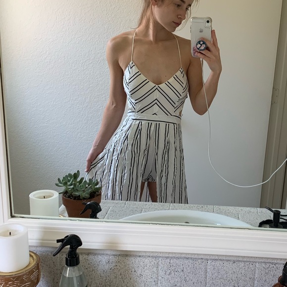 Dress styled romper - Picture 2 of 8